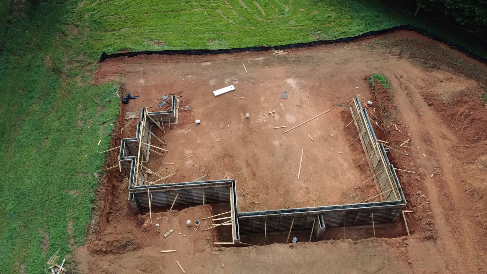 Forsyth new build - Daylight basement forms, near complete